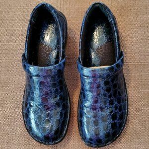 B.O.C. Born Peggy Slip-on Clogs Size Navy Croc EUC with Box